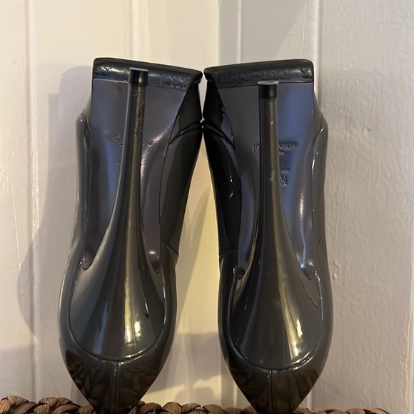 Yves Saint Laurent Patent Leather Pumps in Grey - Picture 7 of 12